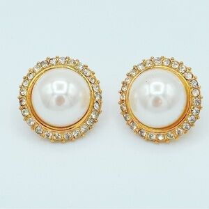 Pearl and cubic zurconia earrings